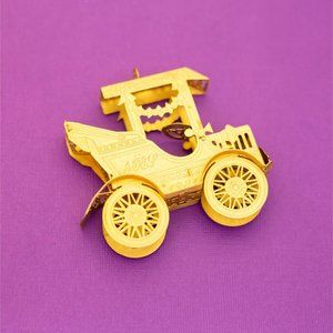 Vintage Metal Gold Tone Royal Noel Carriage Ornament by Gorham - BX9